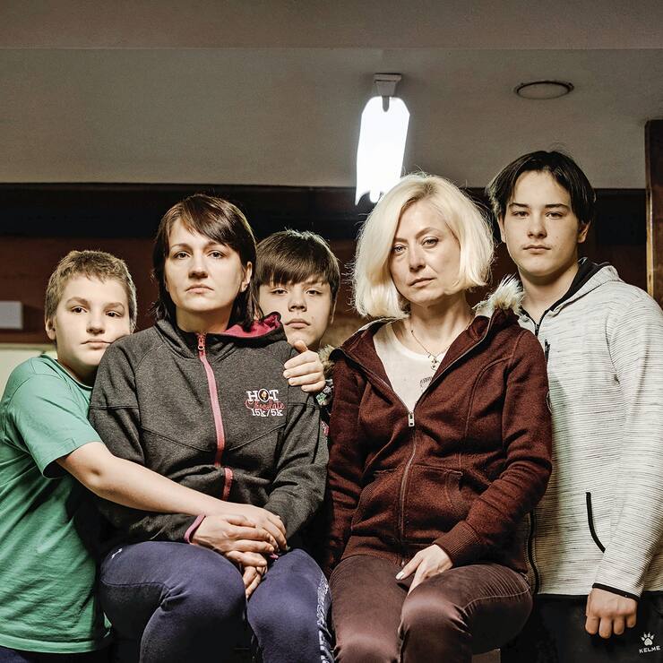 Ukrainiennes joueuses de water polo accueillies avec leurs enfants Ã  Carouge