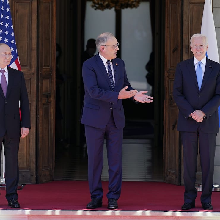 Swiss President Guy Parmelin, center, greets President Joe Biden, right, and Russian President Vladimir Putin, at the 'Villa la Grange', Wednesday, June 16, 2021, in Geneva, Switzerland. (AP Photo/Patrick Semansky)Joe Biden,Guy Parmelin,Vladimir Putin