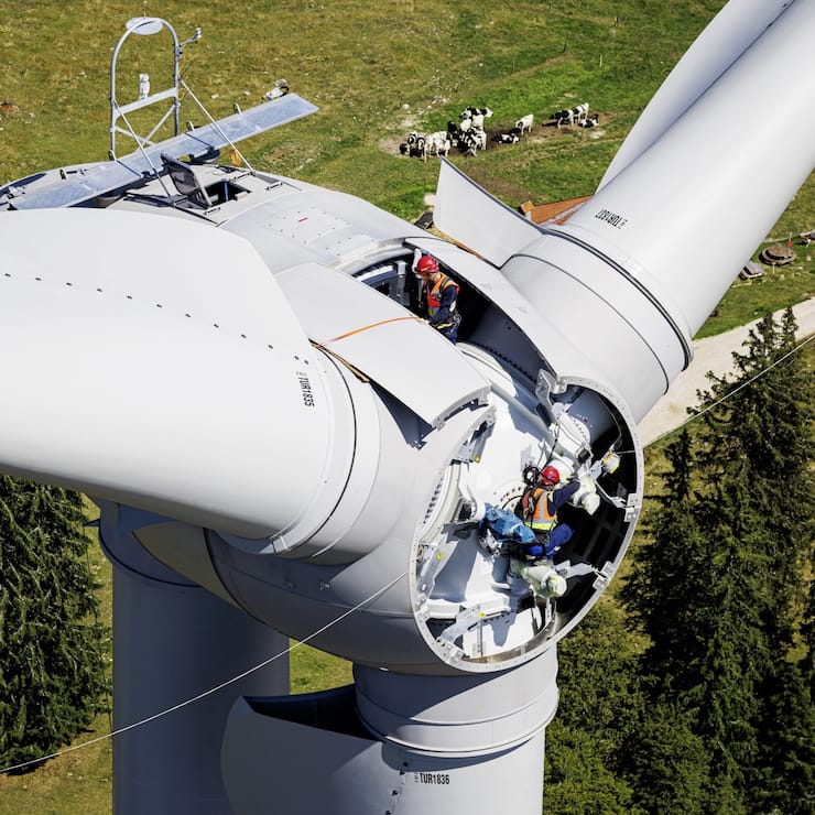 la première des six éoliennes de Sainte-Croix