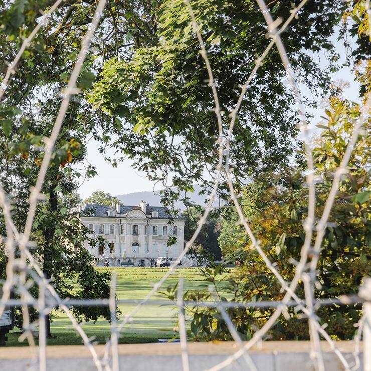 GenÃ¨ve, 11 juin 2021. PrÃ©paratifs pour le Sommet de GenÃ¨ve. La protection civile genevoise installe des barbelÃ©s sur tout le pourtour du parc de la Grange puis celui des eaux vives. Â© Niels Ackermann / Lundi13
