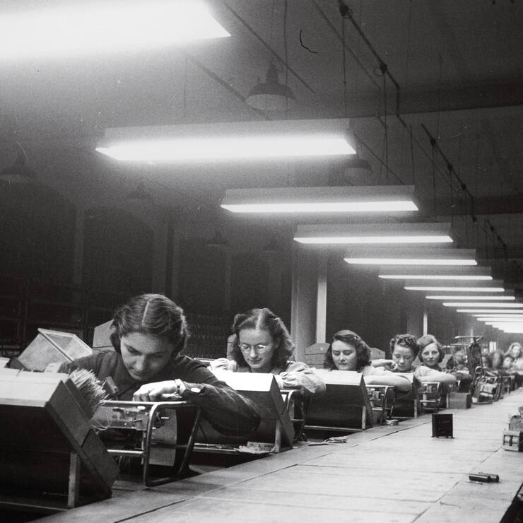 ouvrières au travail