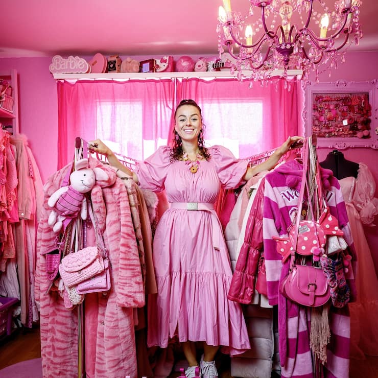 Yasmin Stucki dans son appartement, à Thoune