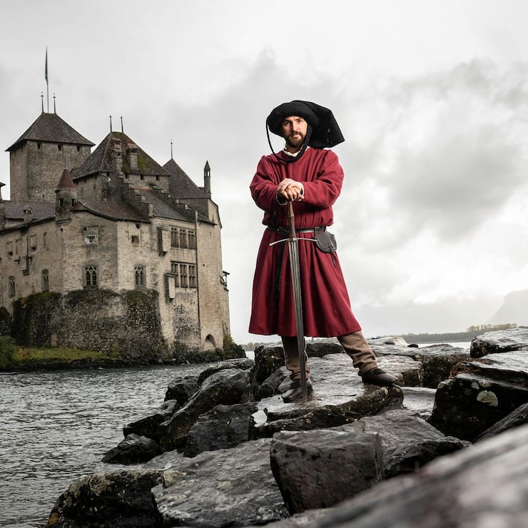 Le médiateur culturel Joël Demotz devant le Château de Chillon
