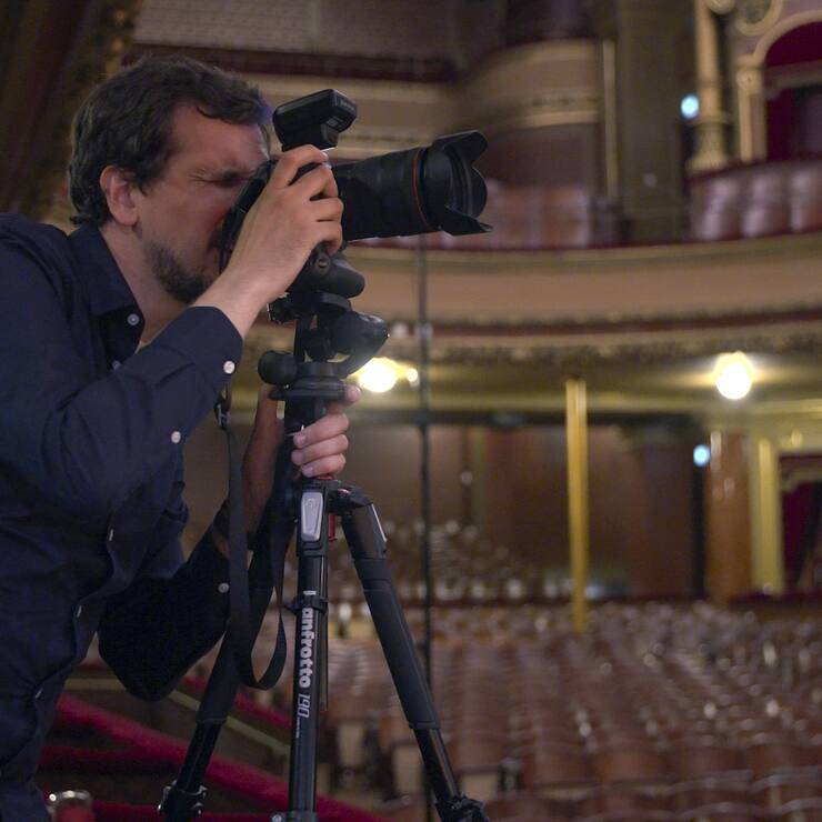 Niels Ackermann au Victoria Hall de Genève lors d'un shooting pour «L'illustré»