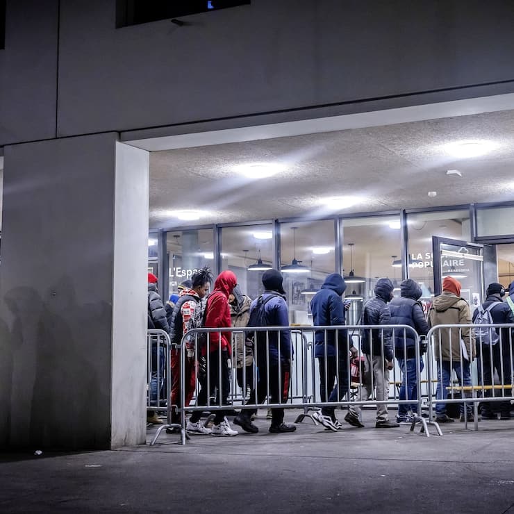 Reportage sur les SDF qui dorment dehors en hiver: jeudi 11 janvier, 19 h 30, La Soupe Populaire, Lausanne
