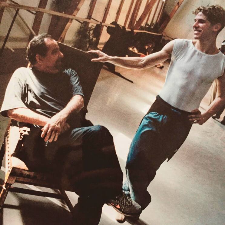 Le danseur Julien Favreau avec son maître Maurice Béjart