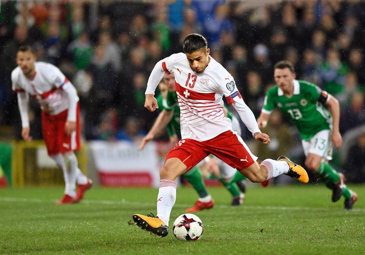 Lors du match Irlande du Nord-Suisse du 9 novembre 2017, La Suisse s’impose 1-0, car Rodriguez transforme la sanction sous les sifflets, pour sa 50e sélection.