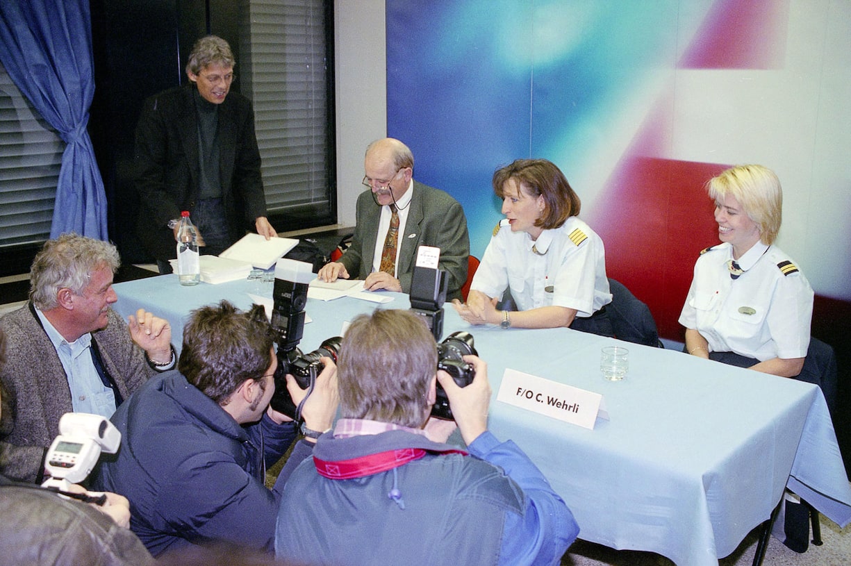 Pressekonferenz mit der ersten weiblichen Swissair-Pilotin Gaby Musy-Lüthi in Zürich-Kloten