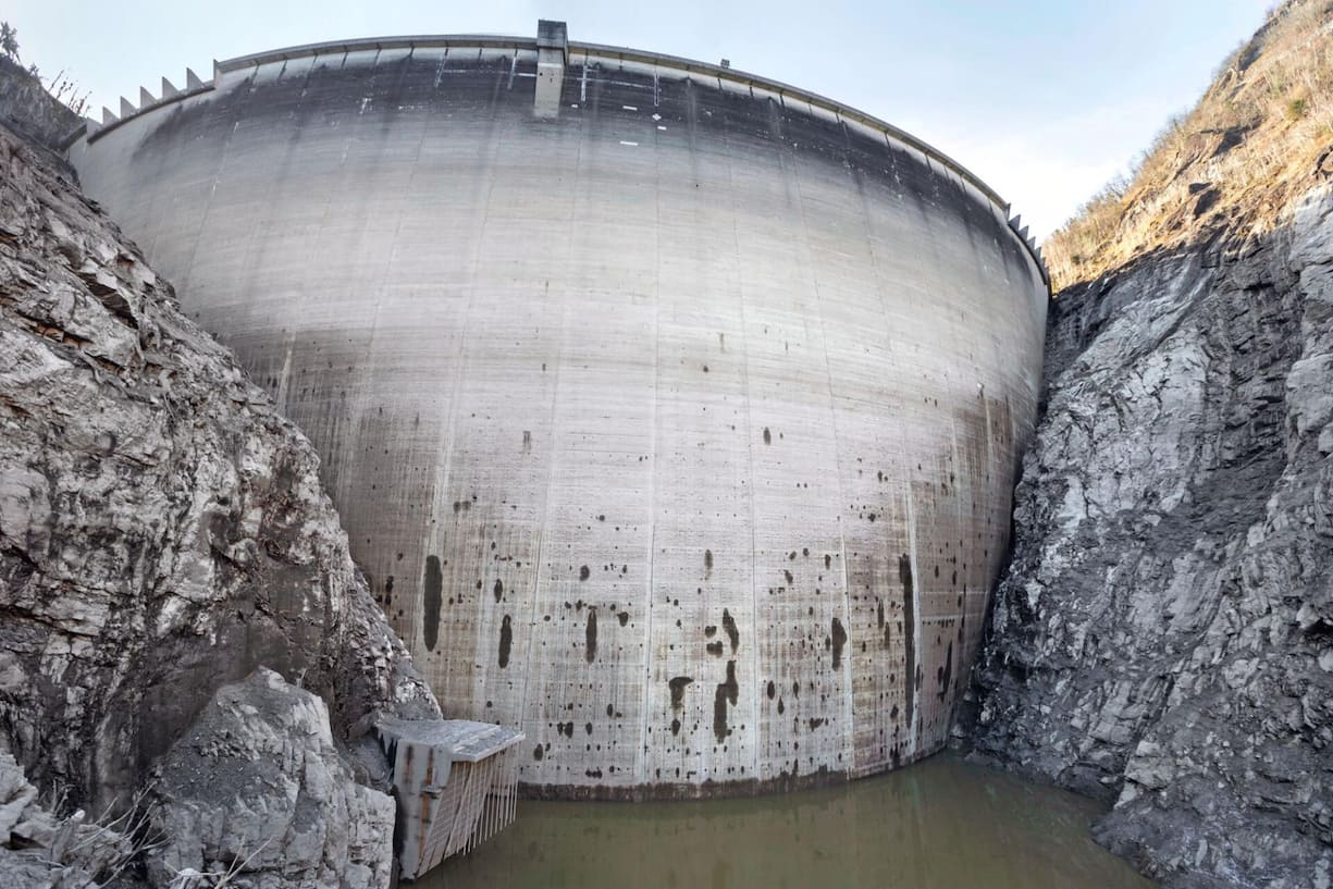 Le barrage de Contra