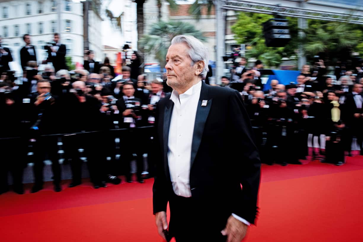 Alain Delon à son arrivée au Festival de Cannes