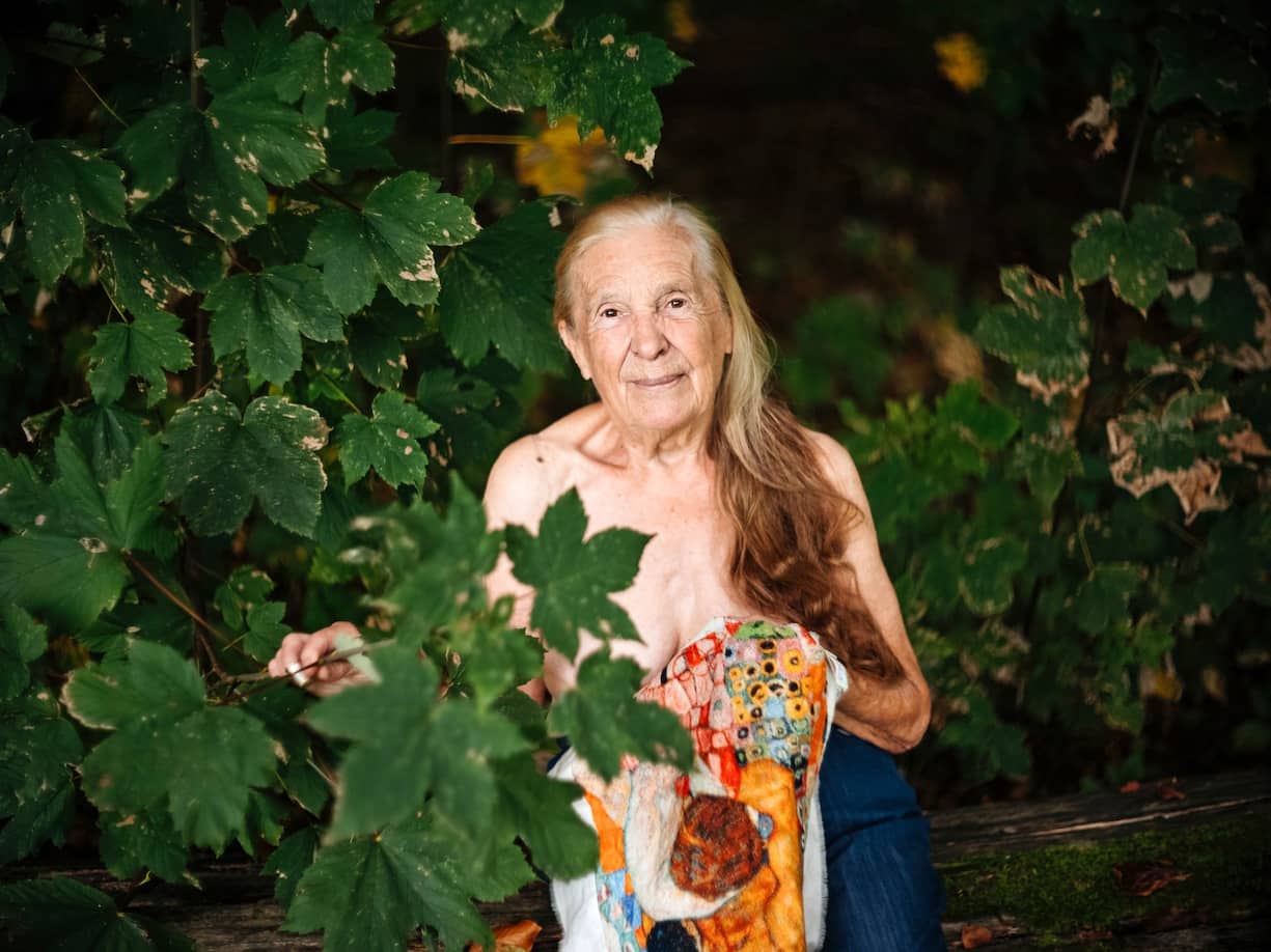 Denise, 88 ans, photographiée nue