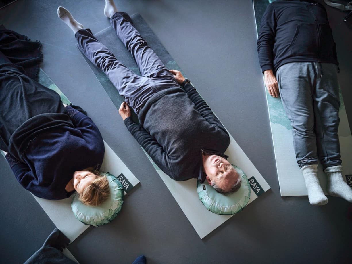 En Valais, une retraite bénéfique pour retrouver un équilibre et découvrir les liens entre sommeil, nutrition, activité physique et méditation.