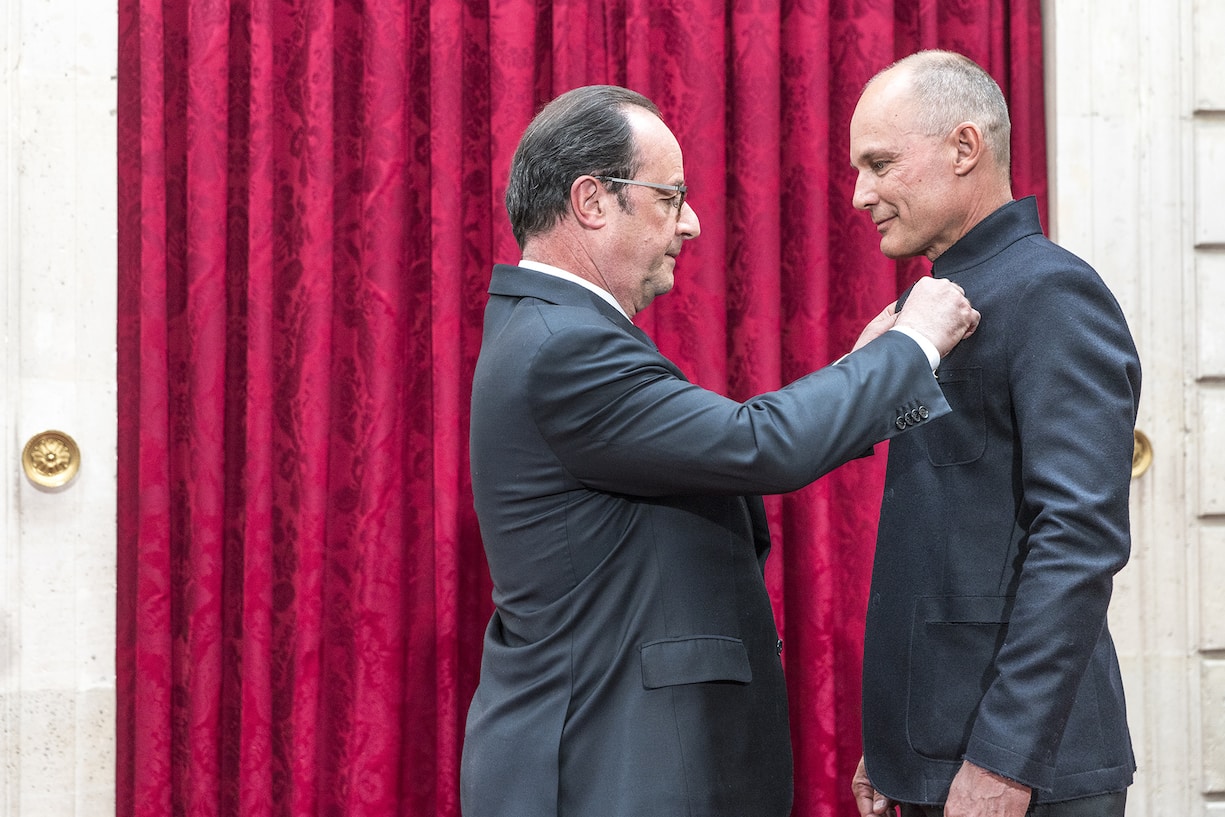 Remise de la Legion d'honneur Bertrand Piccard Par le prÃsident FranÃois Hollande