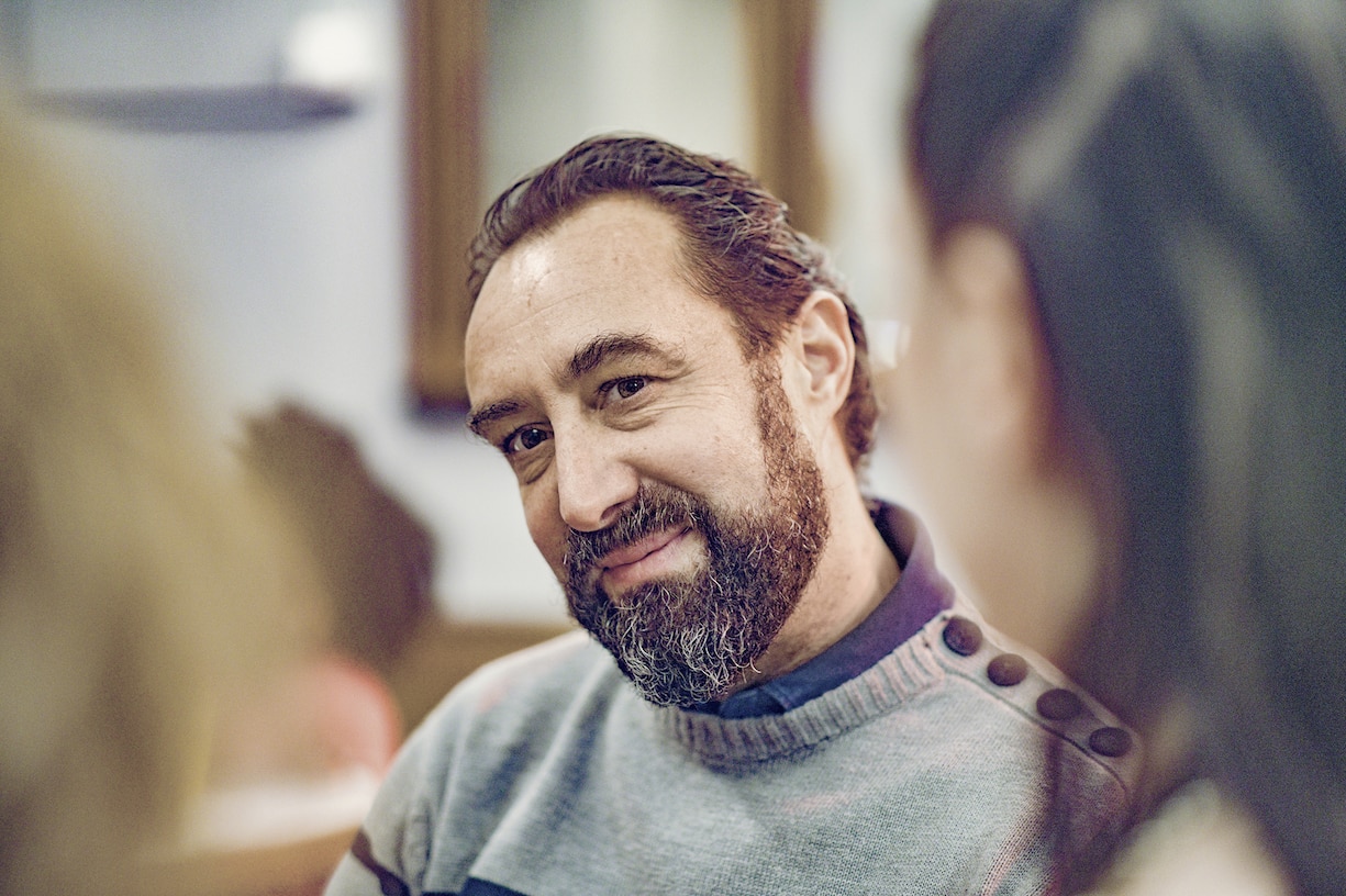 Equipe du film La Mif.Â  (Les 3 comÃ©diennes: Claudia Grob ( assistante sociale ), les ados Charlies Aredy ( Jupe Ã  carreaux ) et AnaÃ¯s Uldry ( couettes en boule ) et le rÃ©alisateur Fred Baillif ( barbu ) PhotographiÃ©s Ã  GenÃ¨ve, le 14.02.2022 Â© David WagniÃ¨res Photos retouchÃ©es