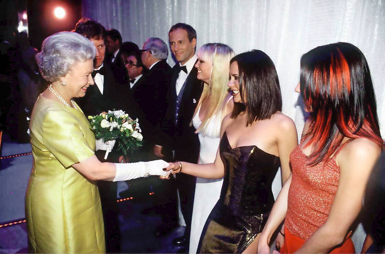 Elisabeth II et les Spice Girls