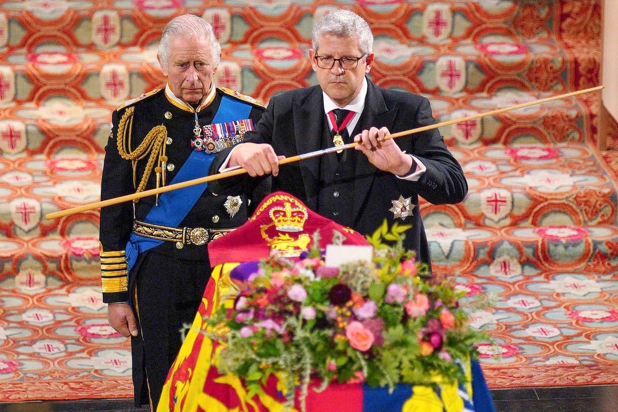 Le roi Charles aux funérailles de sa défunte mère la reine Elisabeth II