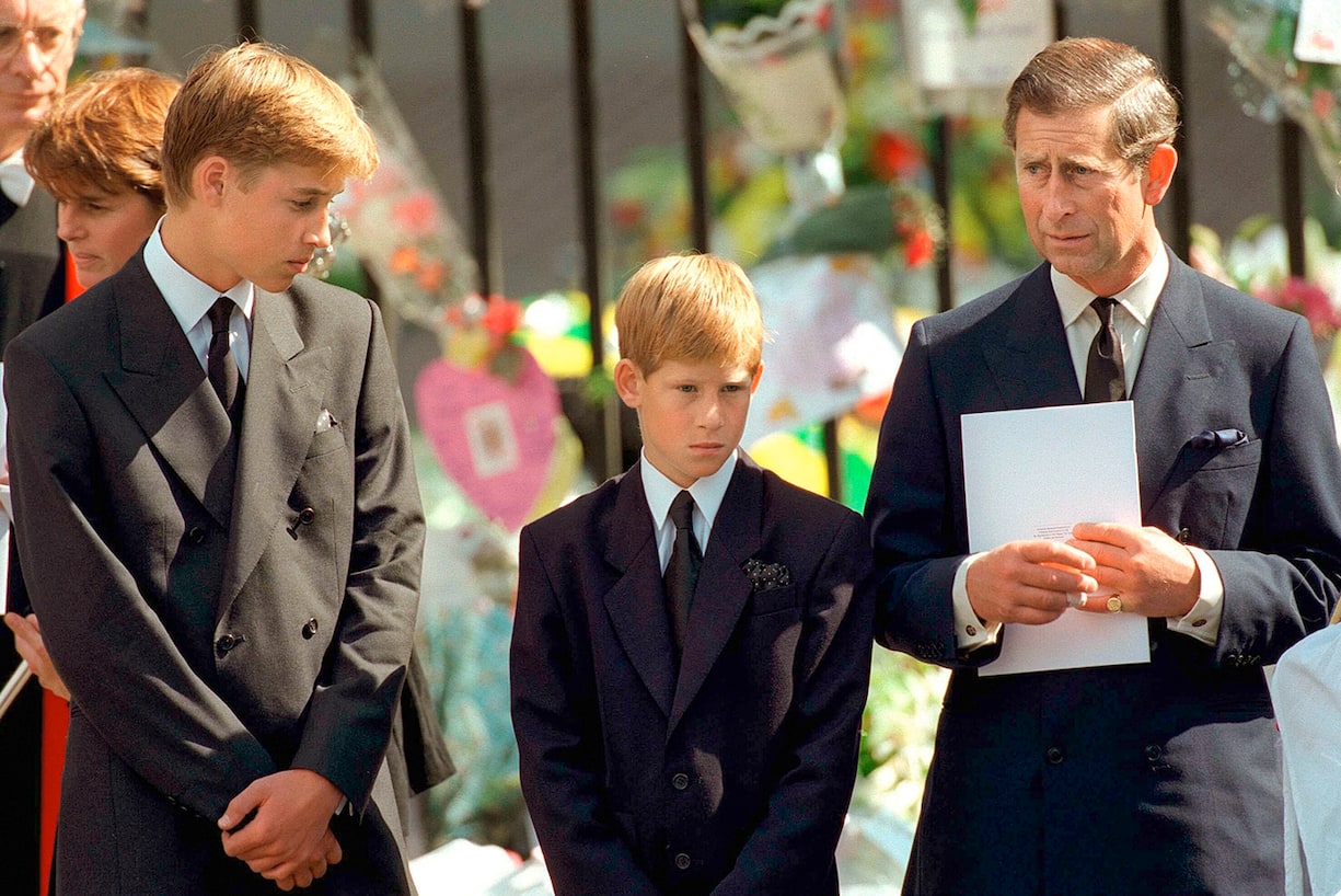 Le Prince Charles, le Prince William et le Prince Harry aux funérailles de la Princesse Diana