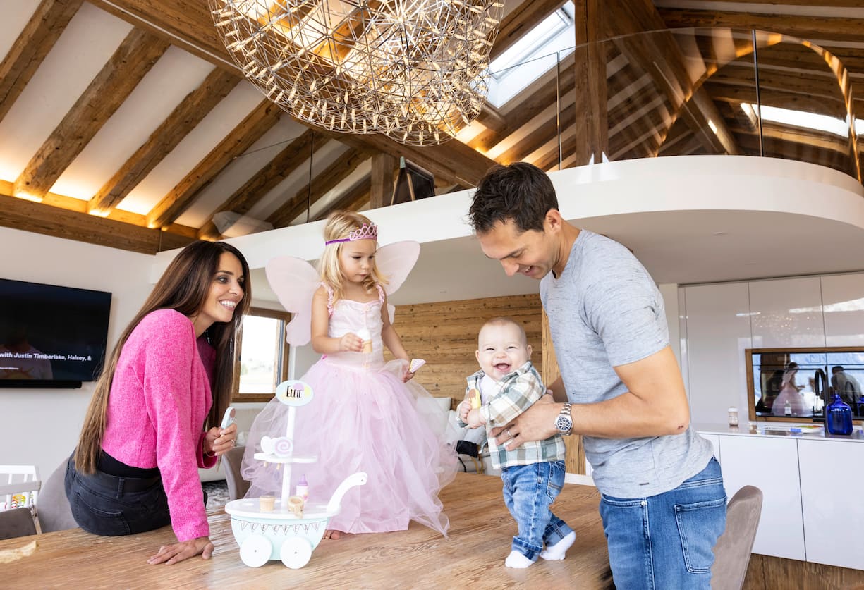 Carlo Janka et sa famille dans leur nouvelle maison