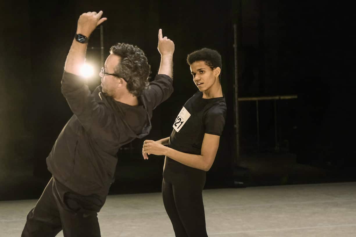 Amaury suit les conseils du danseur belge Antoine Vereecken