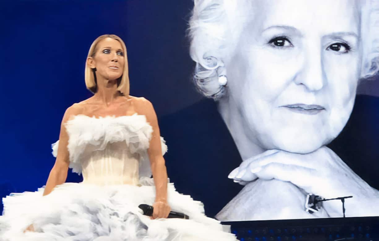 Céline Dion en concert à Miami rendant hommage à sa mère décédée