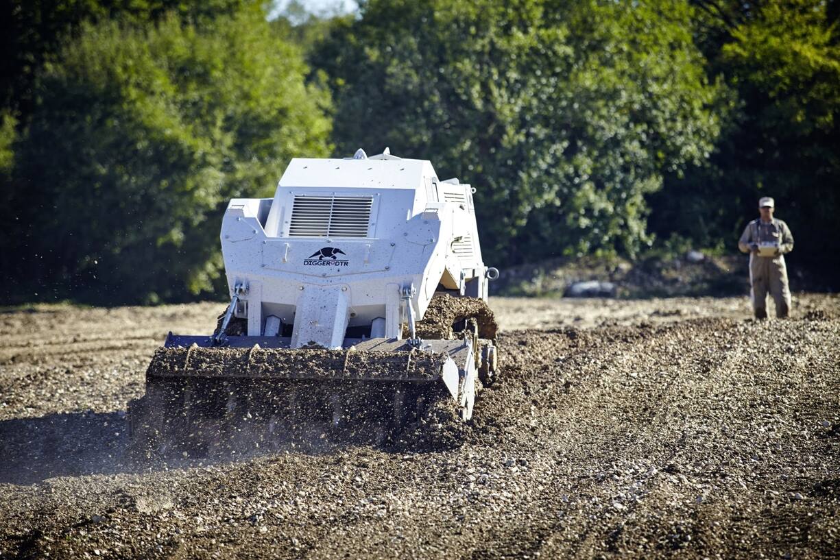 Le Digger est dirigé à distance afin que personne ne soit blessé