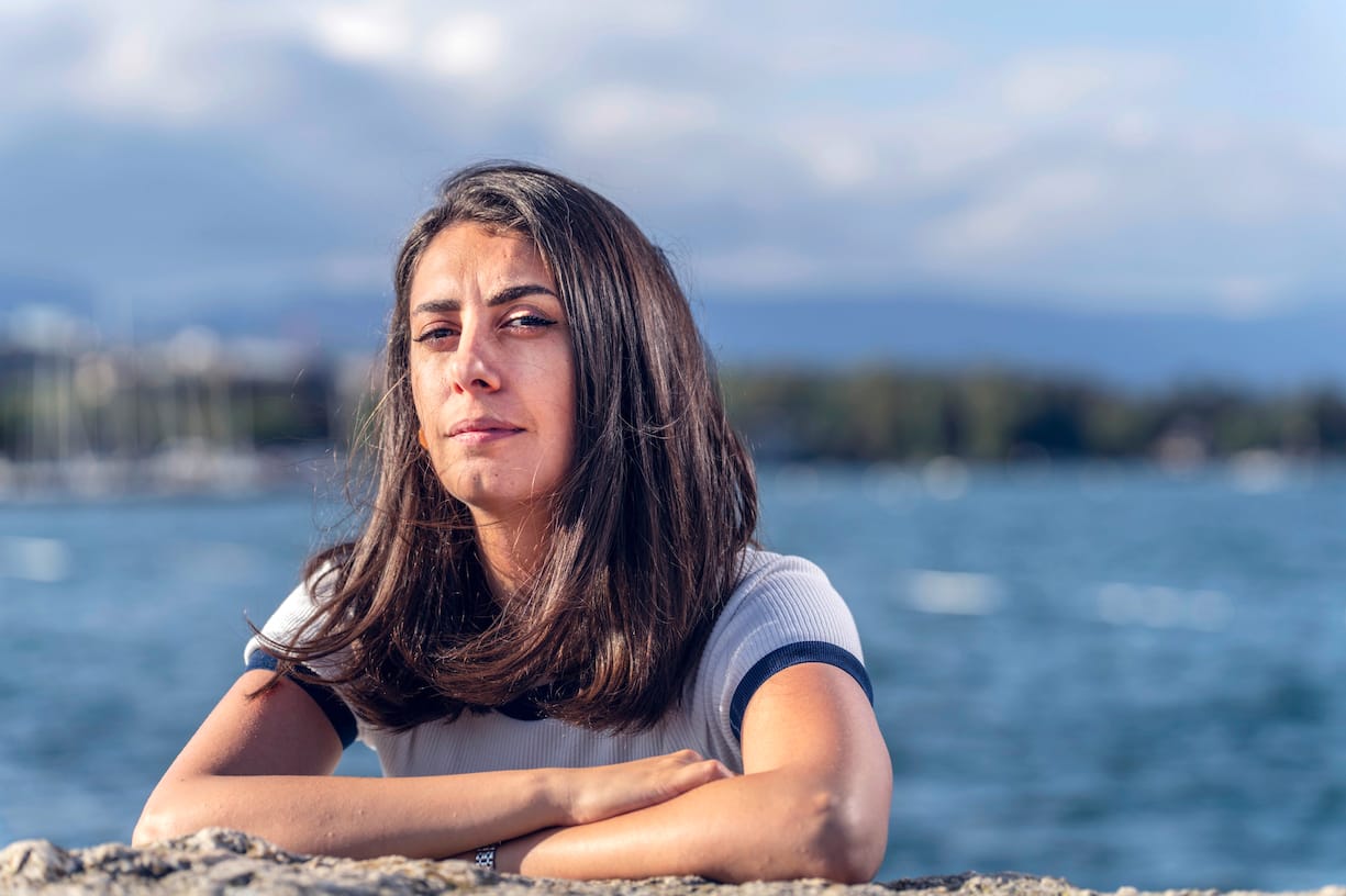 Shiva, Iranienne habitant en Suisse, témoignant sur la révolte iranienne