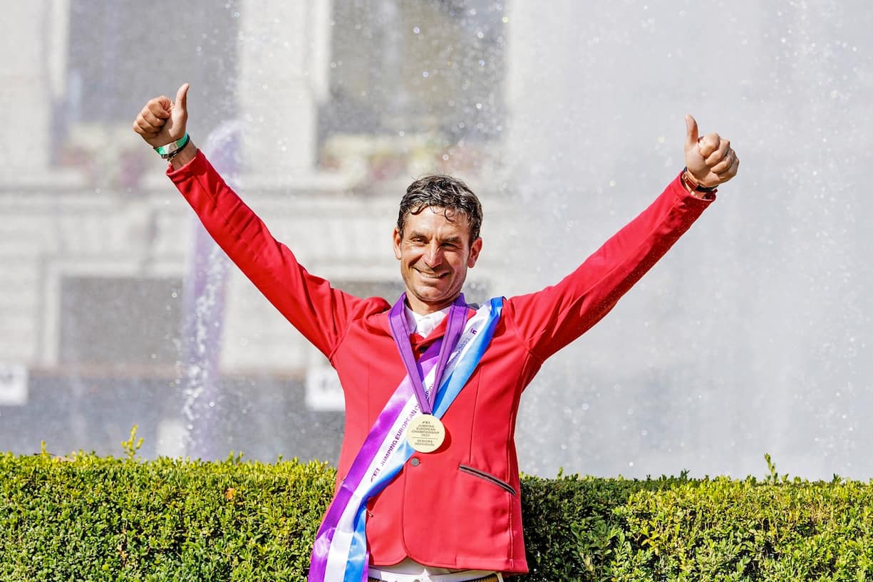 Steve Guerdat, remportant le titre aux Championnats d’Europe de saut d’obstacles à Milan
