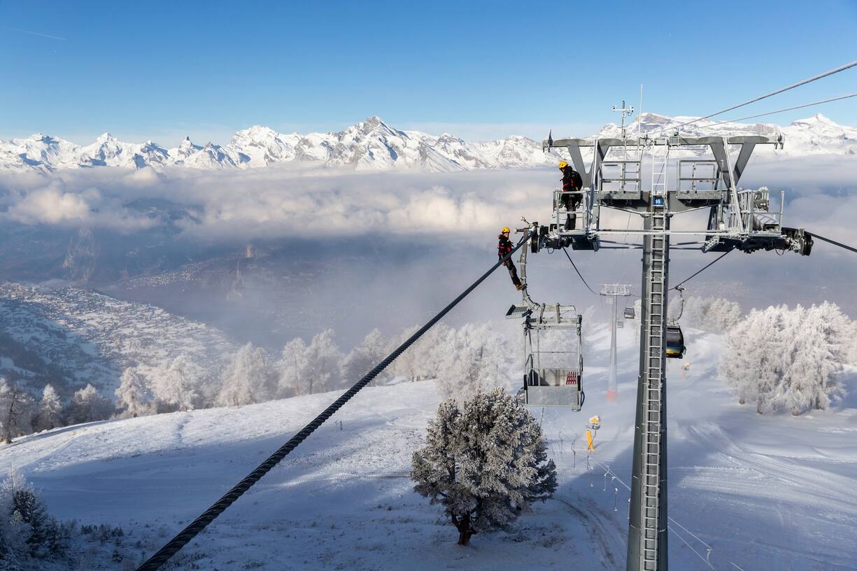 Léa Feuz est Neuchâteloise et apprentie mécatronicienne aux remontées mécaniques de Nendaz et de Veysonnaz.