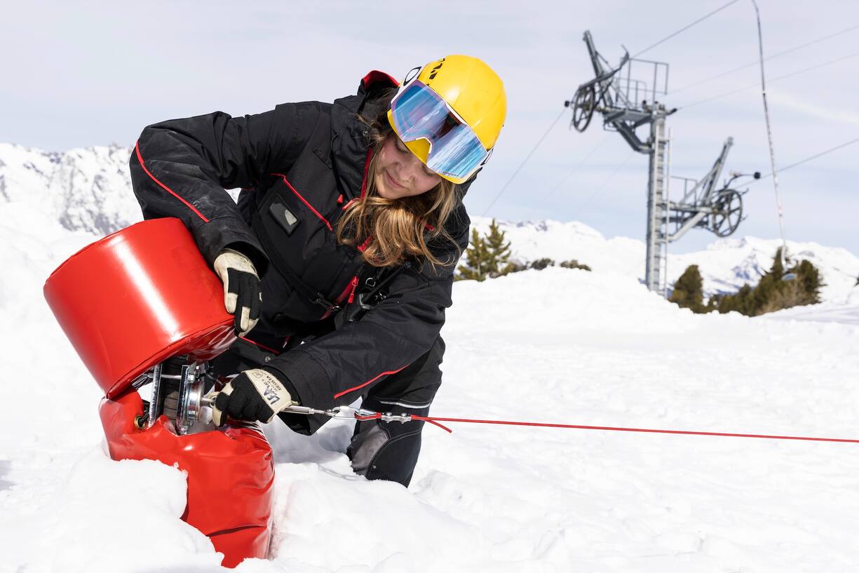 Léa Feuz est Neuchâteloise et apprentie mécatronicienne aux remontées mécaniques de Nendaz et de Veysonnaz.
