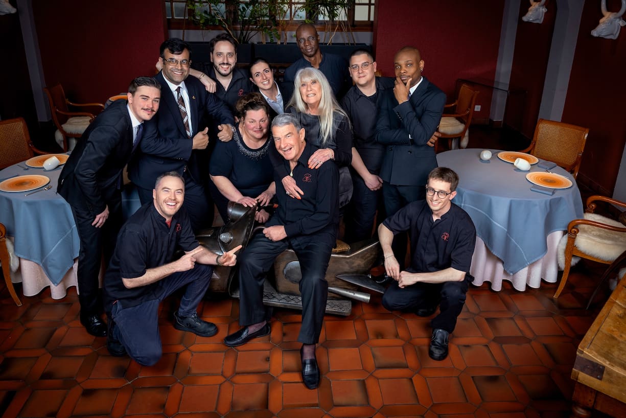 La dernière brigade du cuisinier Denis Martin avant la fermeture de son restaurant