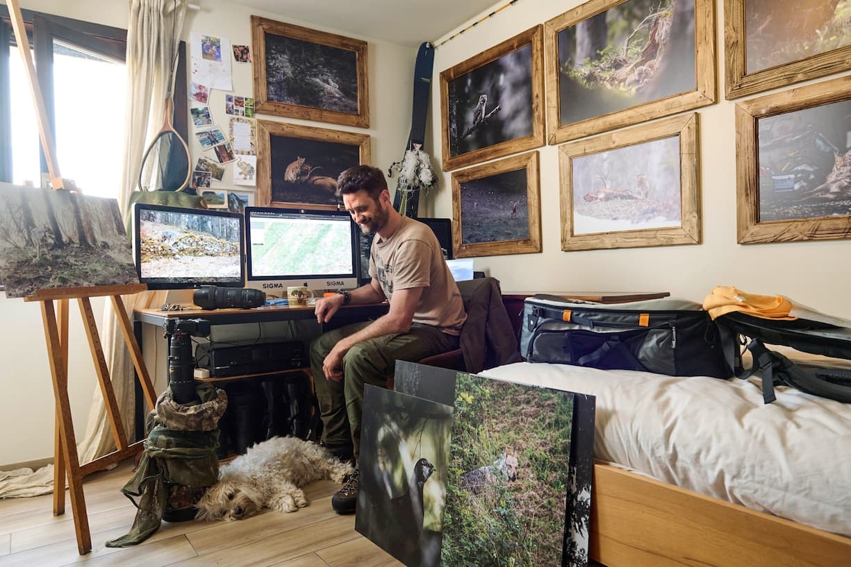 Le photographe animalier Julien Regamey chez lui à Echandens