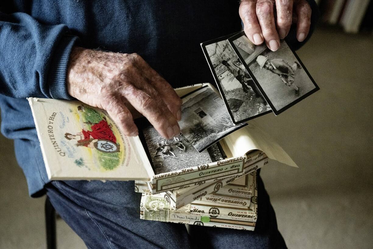 Rencontre avec le photographe Luc Chessex qui nous dévoile les curiosités qui peuplent son appartement à Montchoisi