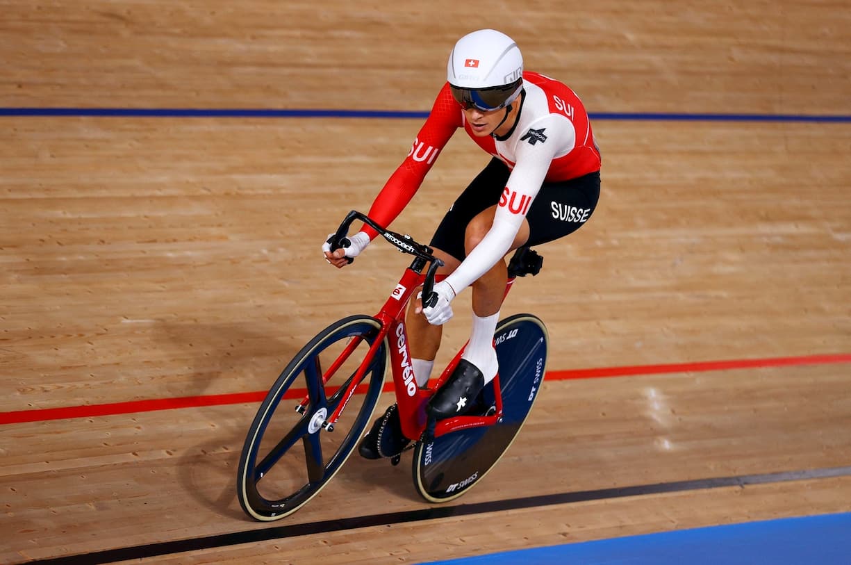 Le cycliste Théry Schir en piste aux Jeux de Tokyo en 2021
