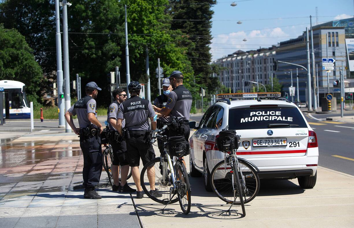 Polizei im Stadtgebiet Genf vor dem Gipfeltreffen Biden - Putin. Genf vor dem Gipfeltreffen von US-Prâ°sident Joe Biden und dem Prâ°sident der Russischen FËderation Wladimir Putin. Genf Genf Schweiz *** Police in Geneva area ahead of Biden Putin Geneva summit meeting US President Joe Biden and President of the Russian Federation Vladimir Putin Geneva Geneva Switzerland