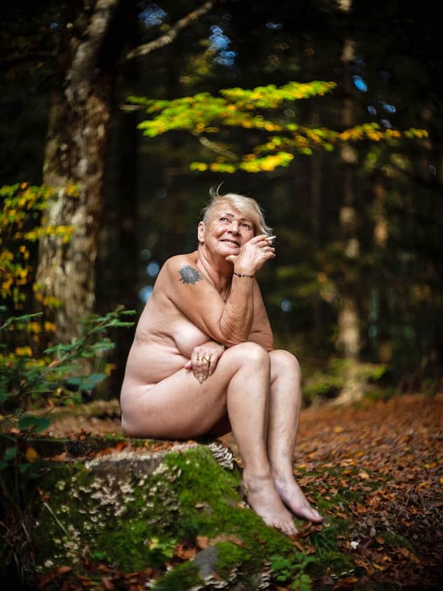 Claudine, dite La Puce, 58 ans, photographiée nue.