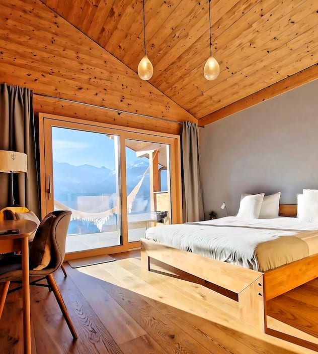 A Diogne, le séjour yoga «Tout en harmonie» propose de prendre soin de soi au chalet Diognysos, dominant la vallée du Rhône.