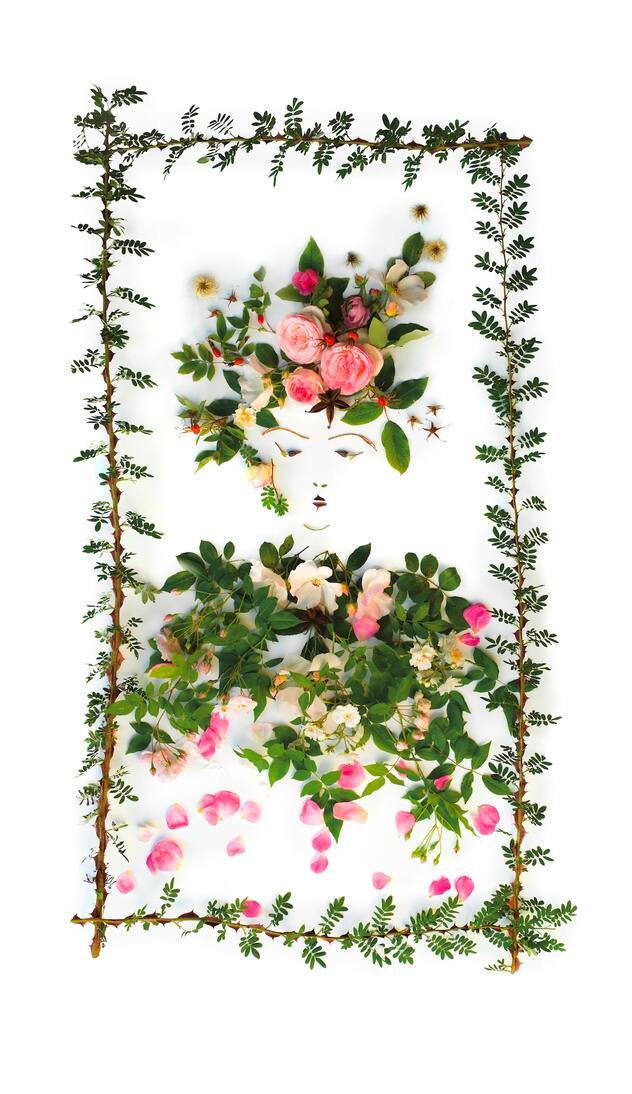 Natures mortes: composition de femmes-fleurs à partir de fleurs et de feuilles