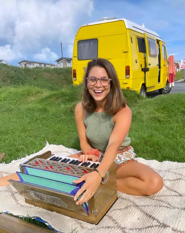 Sarah Pellegrini jongle entre travail et découvertes musicales en Irlande