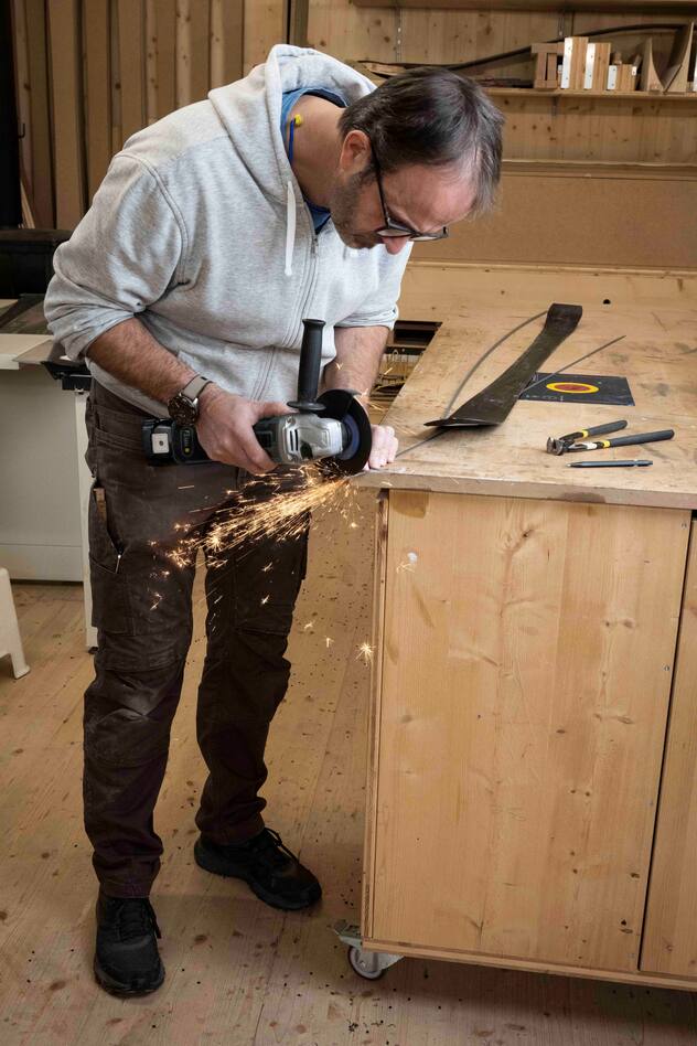Remo Nägeli fabrique des skis avec ses clients