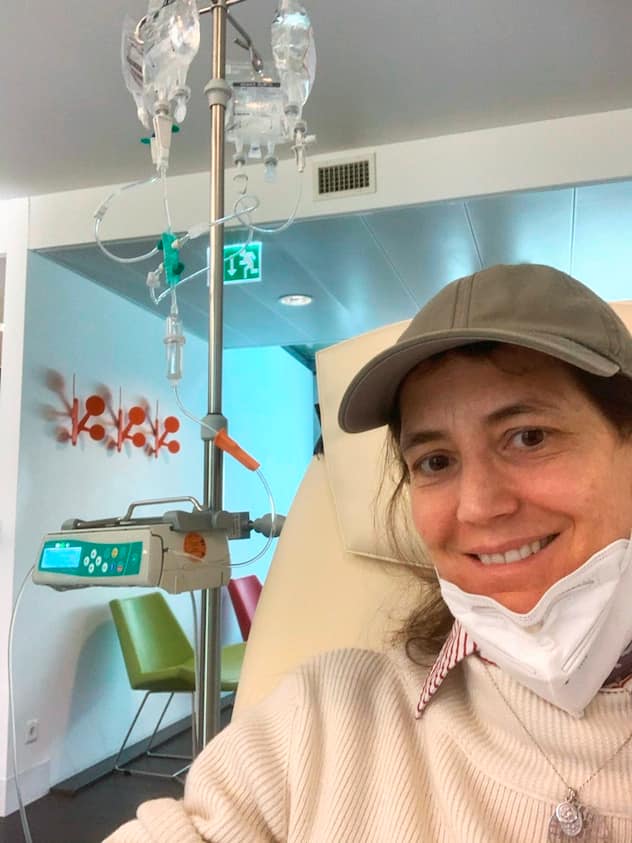 Delphine Lubomirski-Eggly, fondatrice de Healing Joy, lors d'une séance de chimiothérapie