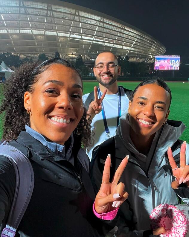 Mujinga a commencé sa saison 2024 lors de meetings de la Diamond League en Chine accompagnée par sa sœur Ditaji et son ami et coach Florian Clivaz