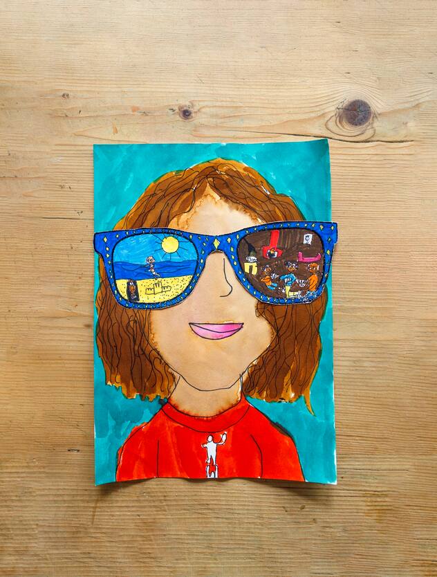 Autoportrait d’Eva, qui avait dessiné ses dernières vacances sous forme de reflets sur ses lunettes de soleil. 