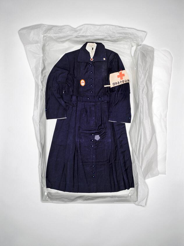 L’objet préféré de Henry Leutwyler, lui-même amoureux fou du Japon: un uniforme d’infirmière de la Croix-Rouge japonaise de la Seconde Guerre mondiale