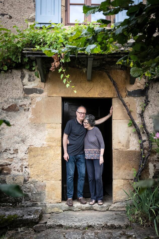 Le professeur d’université neuchâtelois spécialiste des fantômes Daniel Sangsue avec son épouse Rosana