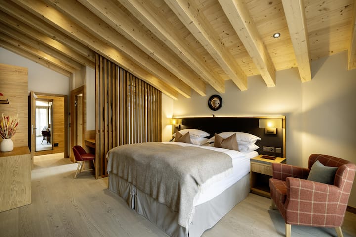 IL25_Capra_Room_334_Bedroom_2 _Wider_Shot.jpg