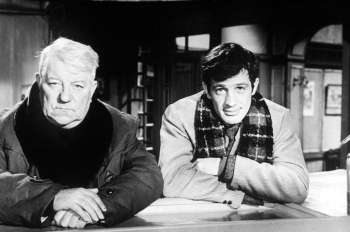 Jean Gabin et Jean-Paul Belmondo sur le tournage du film "Un singe en hiver". 1962 File Photo - French actor Jean-Paul Belmondo