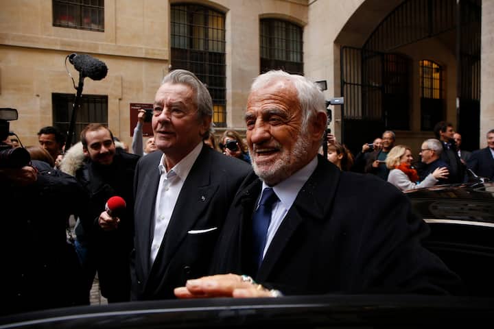 213478 Jeanne Galisson/Starface 2016-11-15 Paris France Remise du prix Quai des OrfÃ¨vres. Delon, Alain; Belmondo, Jean-Paul