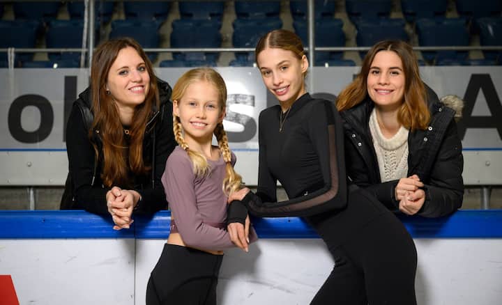 Les soeurs de Kimmy Repond: Sidonie, Caline et Jérômie.