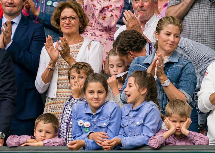 La mère, l'épouse et les quatre enfants de Roger Federer à Wimbledon en 2019.