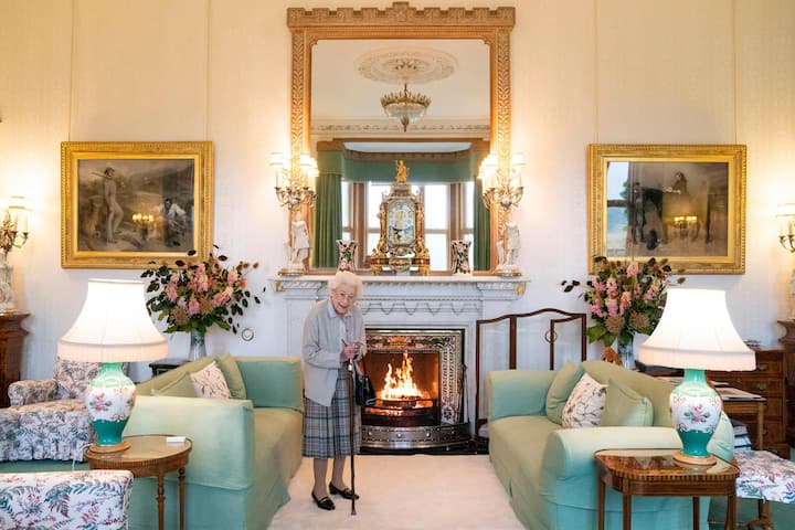 Elizabeth II